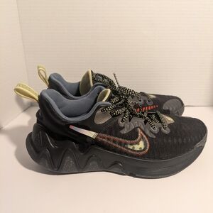 Nike Black and Gray Athletic Shoes